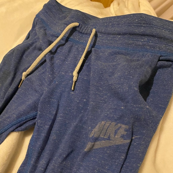 Nike joggers - Picture 2 of 2